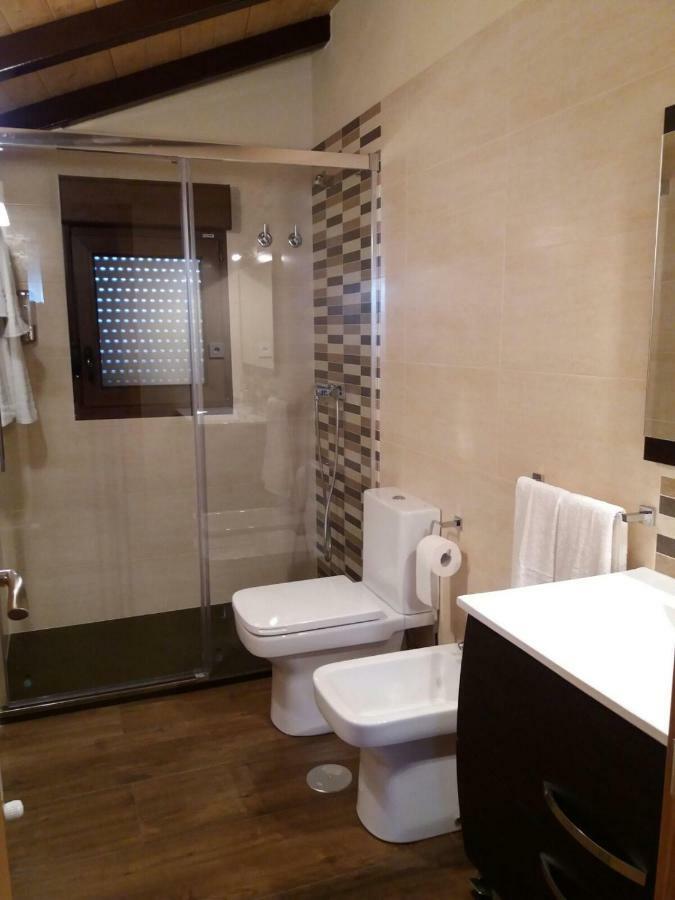 El Cordel De Gredos Guest House Наваредонда де Гредос Екстериор снимка