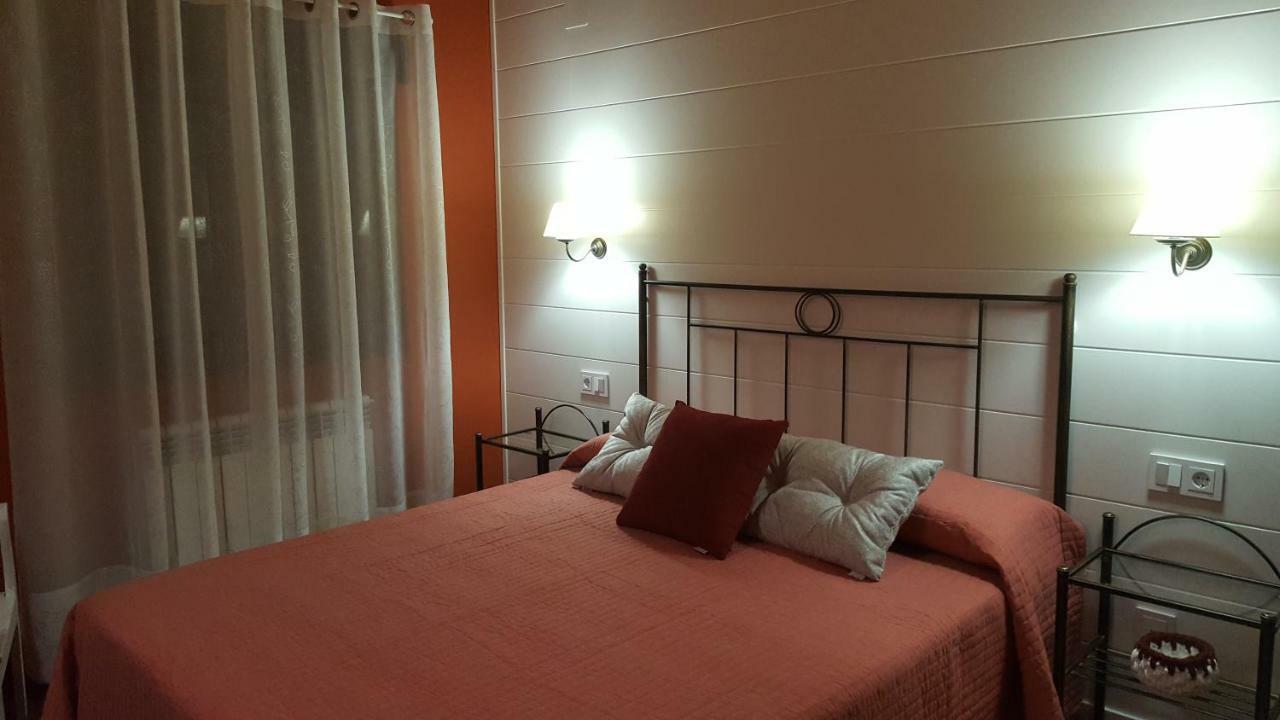 El Cordel De Gredos Guest House Наваредонда де Гредос Екстериор снимка
