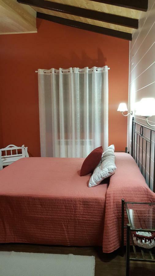 El Cordel De Gredos Guest House Наваредонда де Гредос Екстериор снимка
