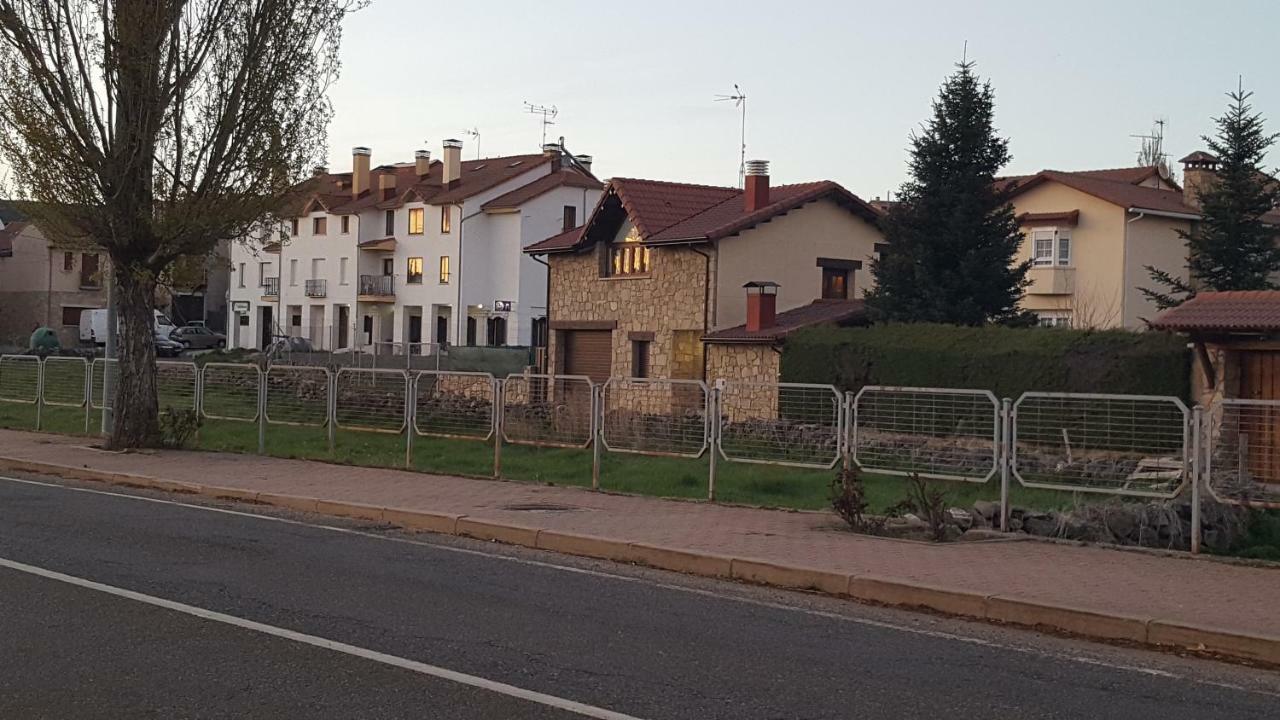 El Cordel De Gredos Guest House Наваредонда де Гредос Екстериор снимка